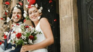 wedding bus hire - Emu Coach Hire